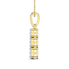 14K Yellow Gold 1/4 Ct.Tw. Diamond Flower Pendant