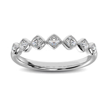 14K White Gold 1/6 Ctw Diamond Annivesary Ring